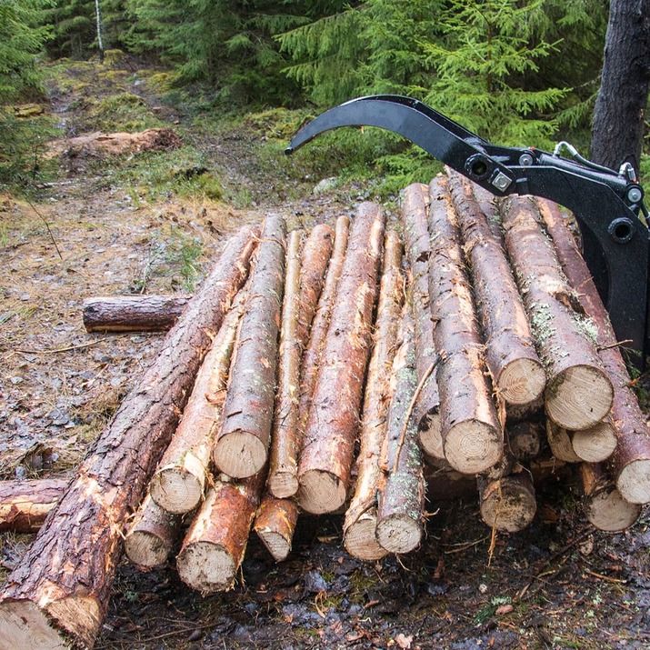 Puukoura etukuormaimeen, pultattu Trima-kiinnitys